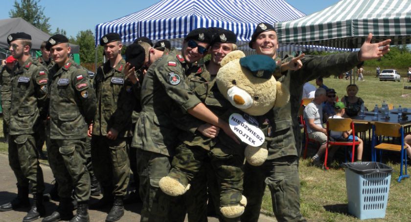 Piknik Militarno - Motoryzacyjny Zespołu Szkół w Karczewie
