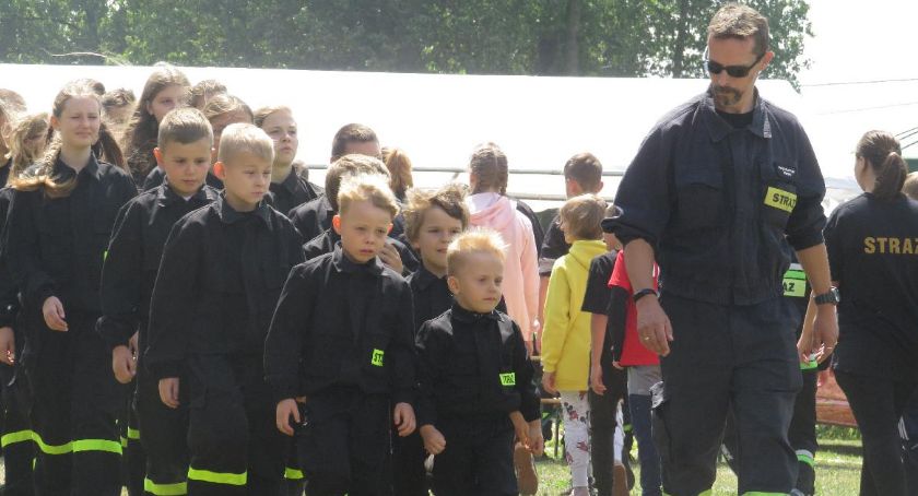 Powiatowe Zawody Sportowo-Pożarnicze w Dziecinowie