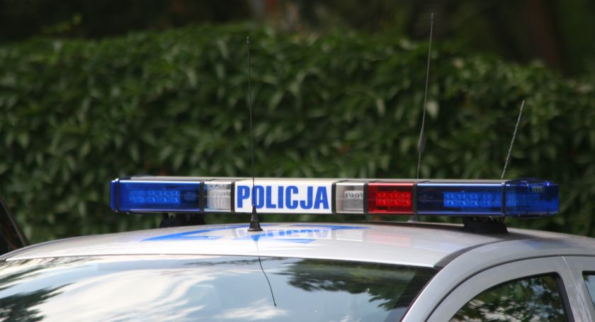 Przydrożne drzewo i rajd po mieście - dwaj piraci zatrzymani