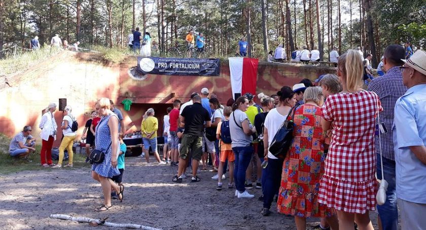 Zadowolone tłumy na Dąbrowieckiej Górze 