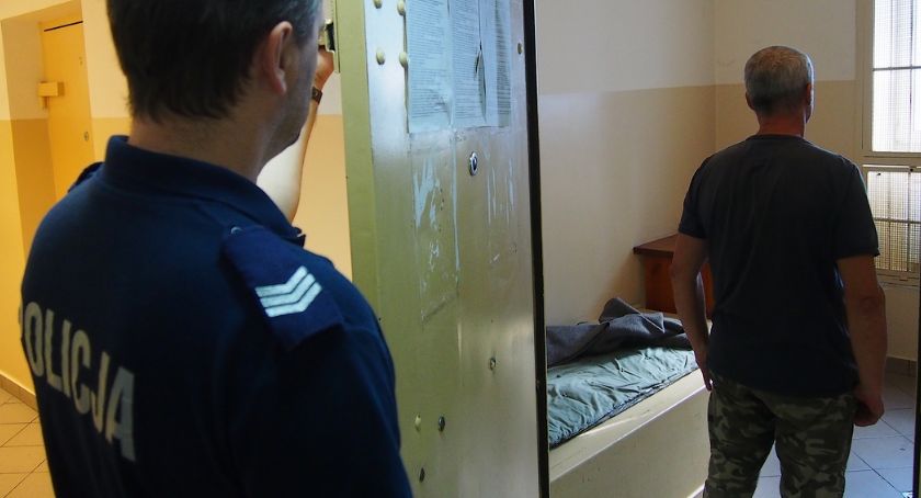 Wstawiony kierowca udawał własnego pasażera