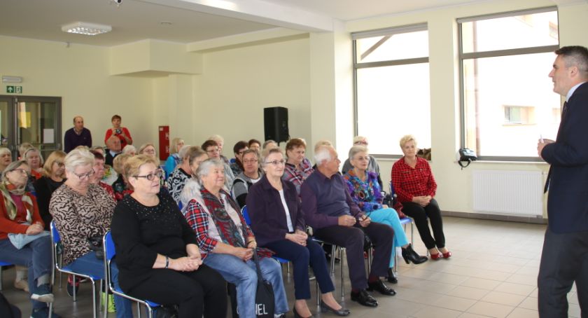Indeksy dla seniorów z koncertem