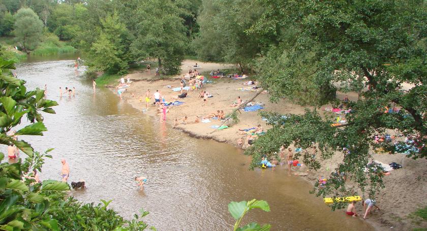 O otwockiej plaży miejskiej z oczyszczalnią ścieków w tle