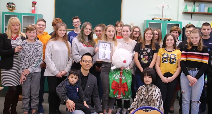 Rysunki celestynowskich uczennic nagrodzone przez Japończyków