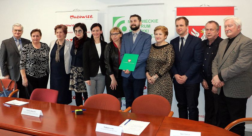 Zdalna opieka nad seniorami w Karczewie.  Rusza program samorządu województwa mazowieckiego