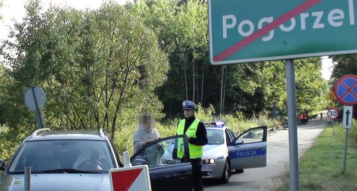 Zamknięta droga pomiędzy Starą Wsią a Pogorzelą