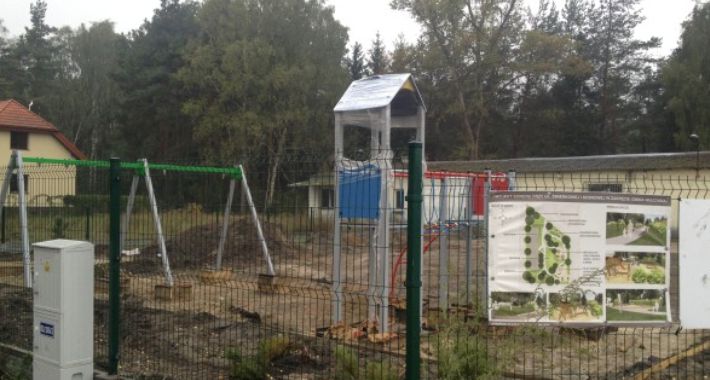 Powstaje nowy plac zabaw w Zakręcie