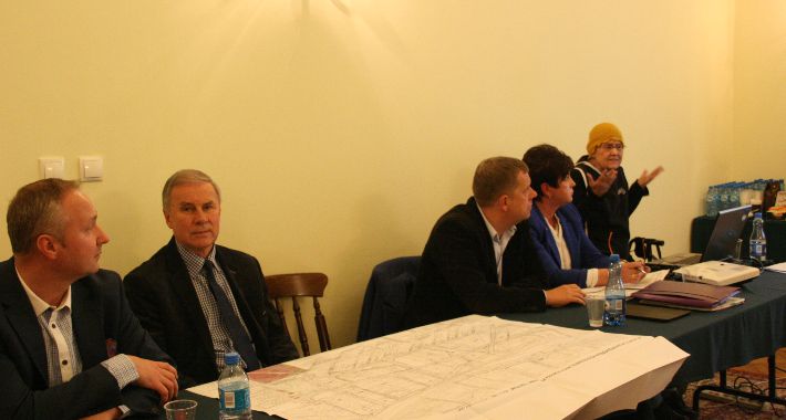 Co zrobić z Czarną Dziurą