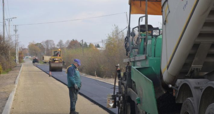 Ul. Widoczna w Majdanie i w Izabeli z nową nawierzchnią