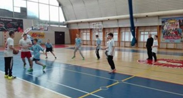 Karczewskie mistrzostwa podstawówek w koszykówce