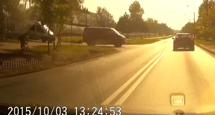 Poszukiwany kierowca białej furgonetki
