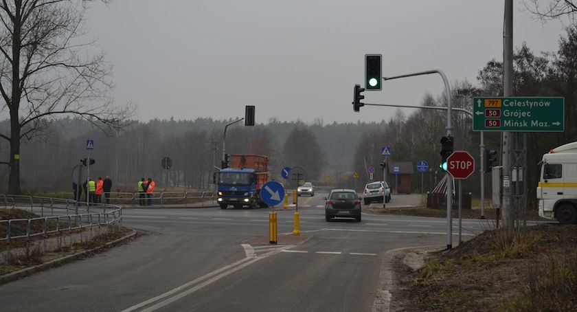 Zielone światło na skrzyżowaniu w Regucie