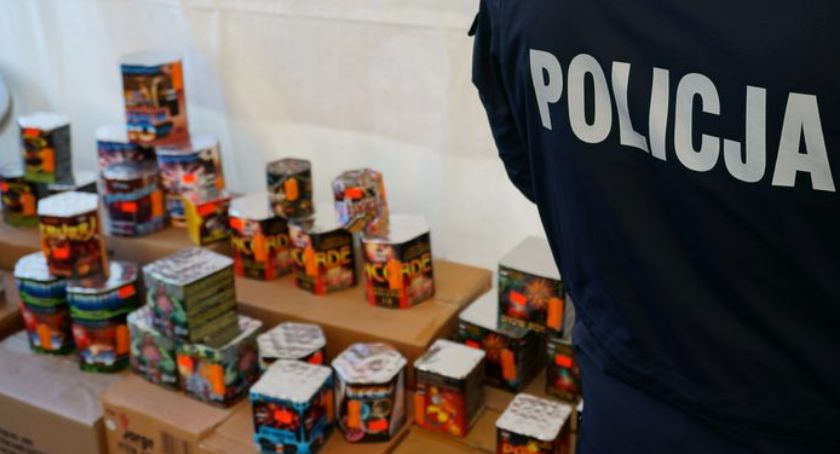 Jak bezpiecznie bawić się fajerwerkami