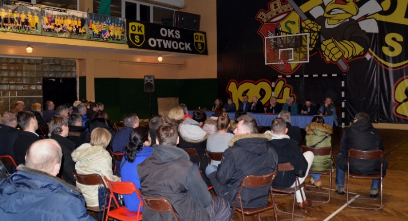 Decyzje lokalnych polityków uderzają w młodych sportowców