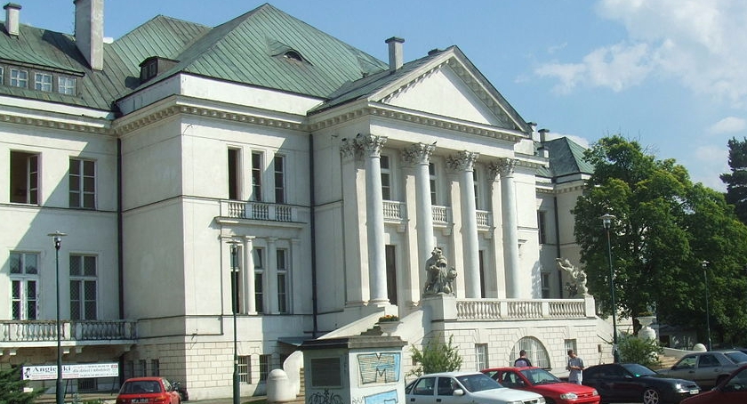Zamknięcie liceum dla dorosłych w Otwocku postanowione