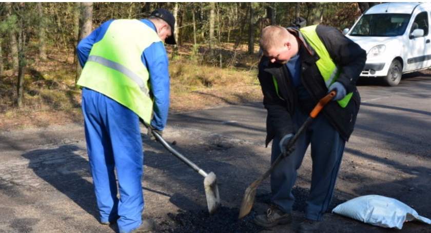 Pozimowe remonty dróg w gminie Wiązowna