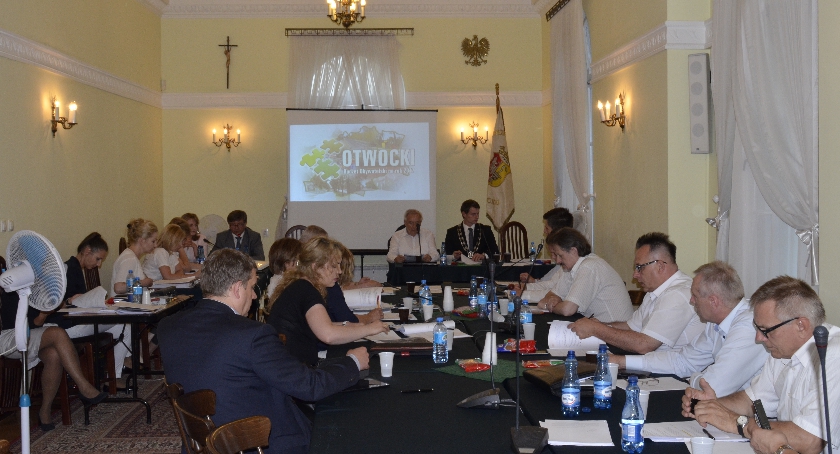 Brak merytoryki i dużo uszczypliwości na XXVIII Sesji RM