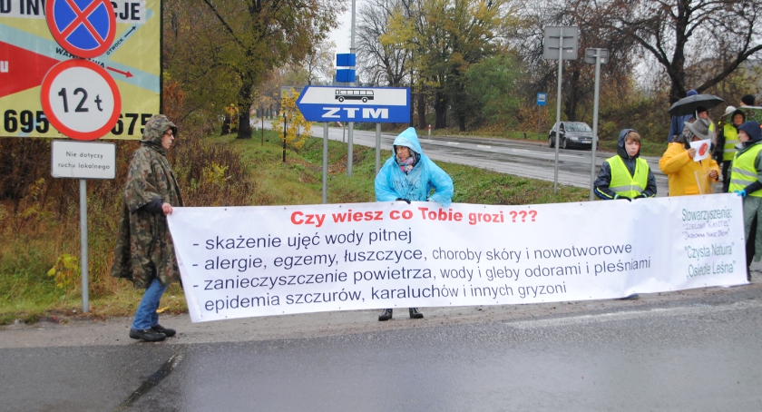 Deszczowy protest - dzień drugi