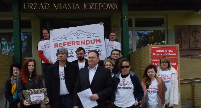 Józefów obstaje przy referendum