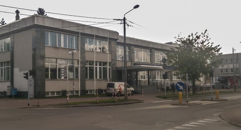 Nielegalna przebudowa w budynku po PKO BP?