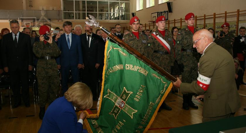 Pokoleniowe przejęcie sztandaru BCh