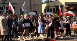 Karczew: Bazar PRL z Misiem i Solidarnością