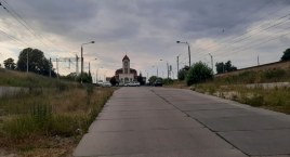 Otwock - prowizoryczna naprawa terenu przed dworcem 