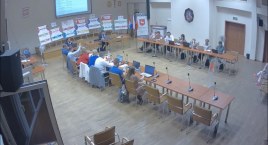 Sesja do pierwszej w nocy. Burmistrz Karczewa czwarty raz bez absolutorium i wotum zaufania