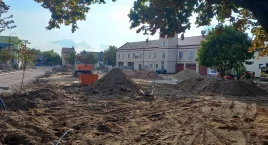 Jak postępują prace przy rewitalizacji centrum Karczewa?
