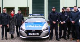 Dwa nowe radiowozy i narkotester dla otwockiej policji
