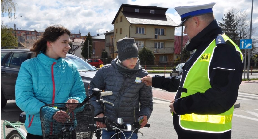 „Kręci mnie bezpieczeństwo” – akcja policji na ulicach Bielska Podlaskiego
