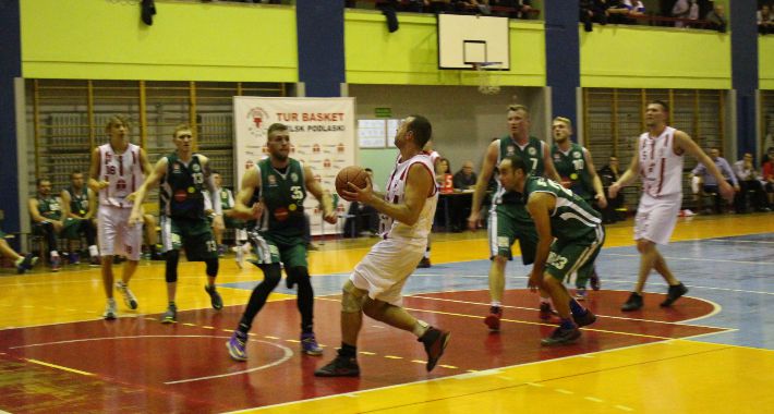 Tur Basket Bielsk Podlaski pokonuje Sokół Ostrów Mazowiecki