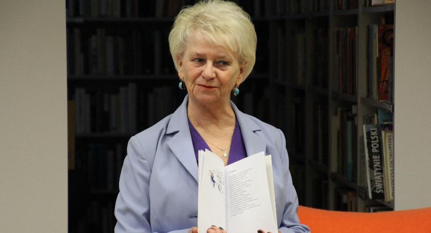 Irena Piwowar: Kraj się śmieje