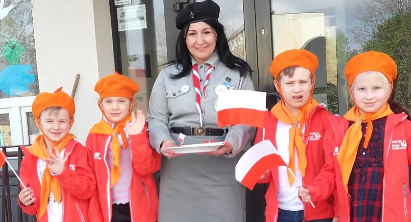 Harcerze przypominają o Dniu Flagi RP
