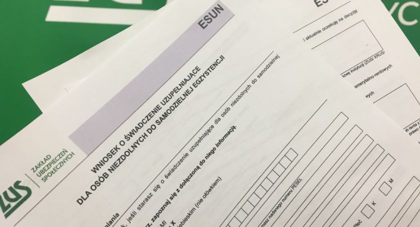 Pierwsze wnioski o 500 + dla osób niesamodzielnych wpłynęły już do ZUS  
