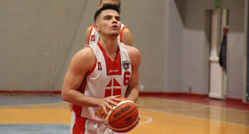 Dogrywka przesądziła o wygranej Tura Basket