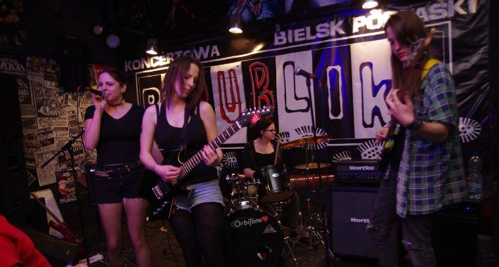 PERSONA NON GRATA & CÓRUSIA TATUSIA & BUNT & PUB BLUES