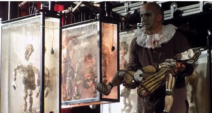 Podwodny Hamlet w reżyserii Adama Walnego w Bielskim Domu Kultury