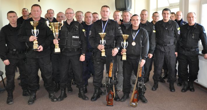 Sukces funkcjonariuszy KPP w Bielsku Podlaskim na zawodach strzeleckich instruktorów