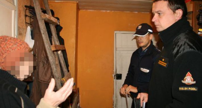 Bielscy policjanci realizują program pomocy osobom zagrożonym niskimi temperaturami