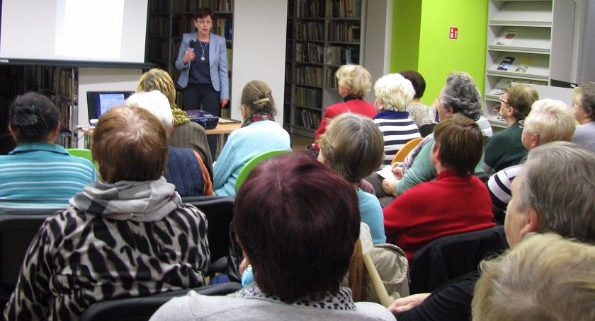 Wykład dr Małgorzaty Zakrzewskiej w Miejskiej Bibliotece Publicznej