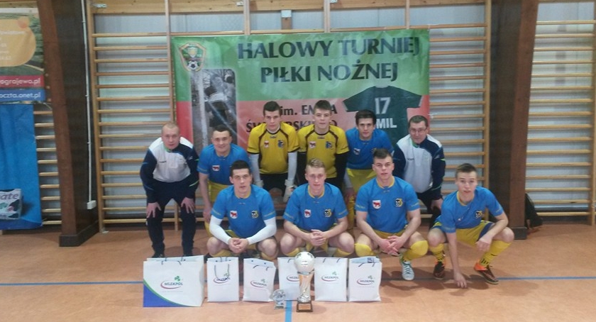 Tur Bielsk Podlaski zwycięża w VI Halowym Turnieju Piłki Nożnej imienia Emila Świderskiego