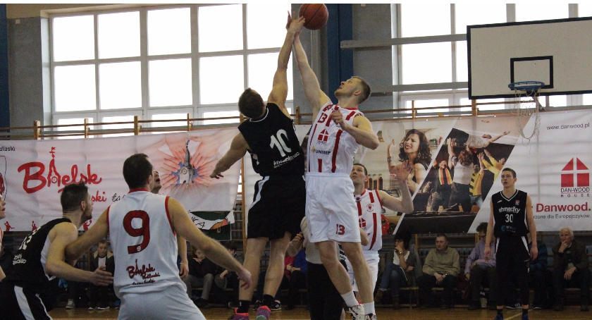KKS Tur Basket Bielsk Podlaski 96 : 103 KS Shmoolky Warszawa