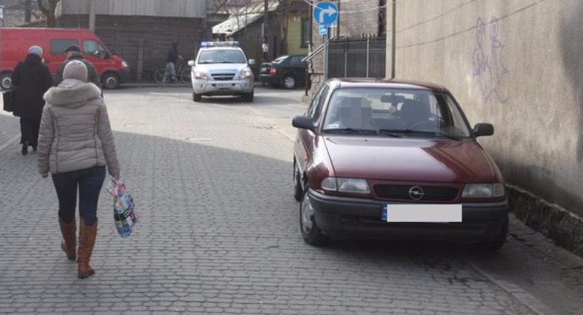 44-latek potrącił 65-letnią kobietę przy ulicy Krynicznej w Bielsku Podlaskim 