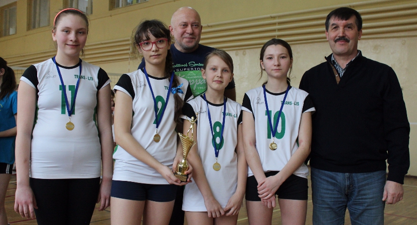 MOSiR Bielsk Podlaski wygrywa turniej Siatkarskich Trójek
