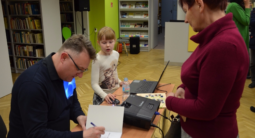 Promocja książki Artura Zygmuntowicza w Miejskiej Bibliotece Publicznej
