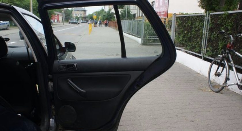Wypadek z udziałem 15-letniej rowerzystki i 8-latki przy ulicy Widowskiej w Bielsku Podlaskim