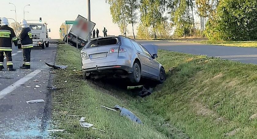 Zatrzymała się z powodu awarii auta. W jej pojazd uderzyła ciężarówka