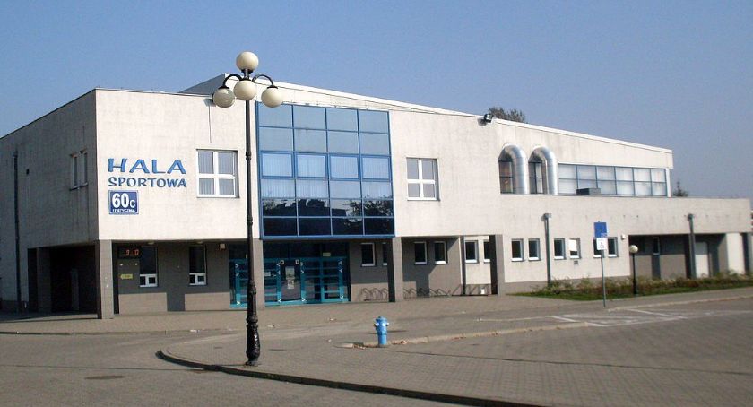 Hale sportowe w Ciechanowie ponownie otwarte