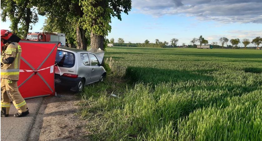 Policja ustala przyczyny tragicznego wypadku w gminie Gołymin [zdjęcia]